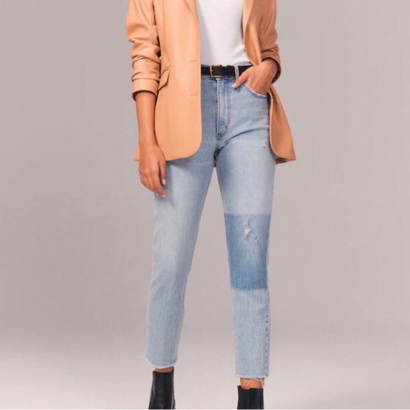 A&F High Rise Mom Jeans - Picture 11 of 11